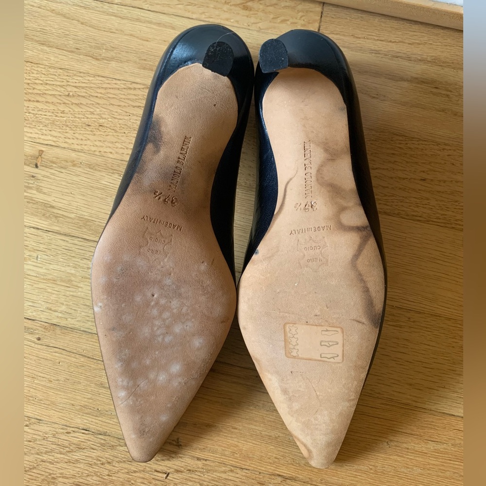 Manolo Blahnik // VTG Black Patent Pumps - Picture 2 of 7